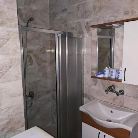 Уютная 3 Комнатная Квартира После Ремонта, В Центре Города, 200 М От Пляжа Apartament *